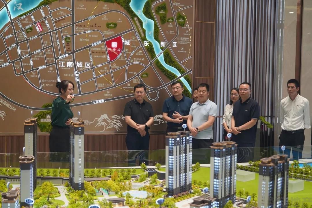 市統(tǒng)計局局長陶勇俊調研興安府項目(圖4)